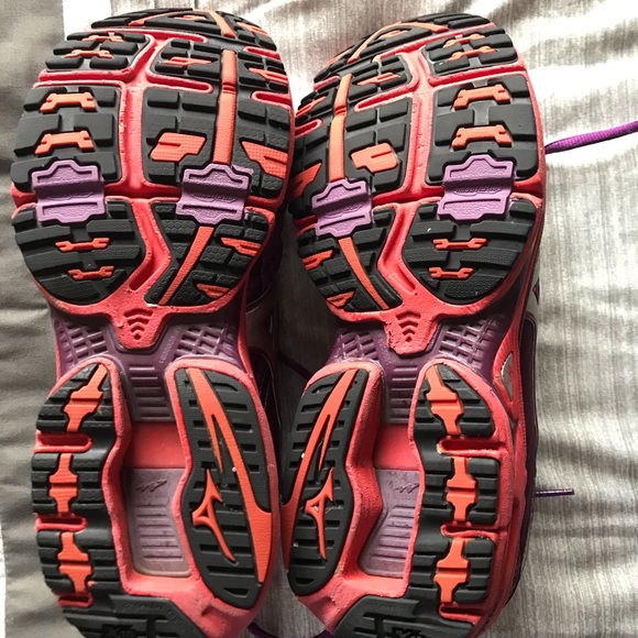 Mizuno Wave Rider 15 - Picture 2 of 5